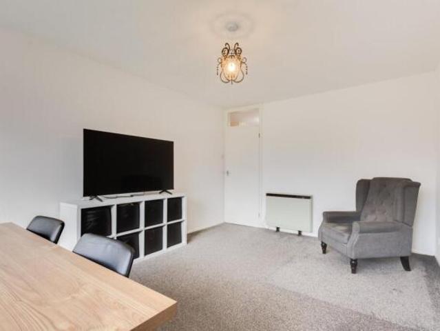 Flat for sale in Sidcup, Greater London