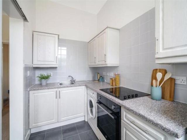 Flat for sale in Shawlands, Scotland