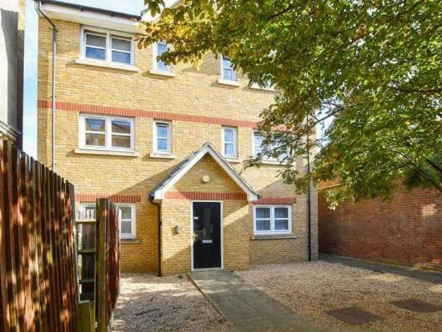 House for sale in Brompton, Chatham