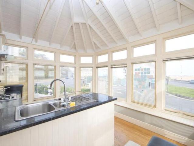 Flat for sale in Folkestone