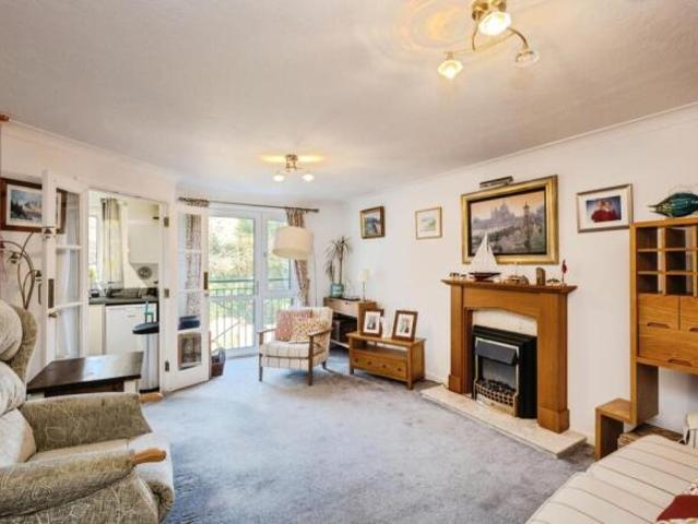 Flat for sale in Blackpill, Nangreaves