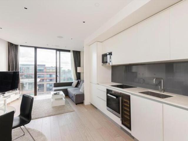 Flat for sale in Merchant Square, Greater London