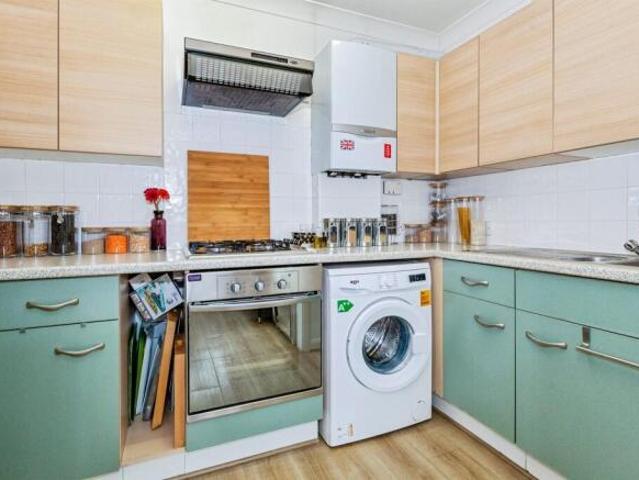 Flat for sale in Slough