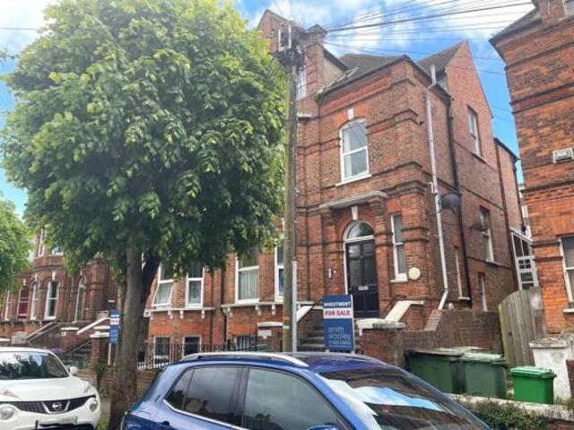 Flat for sale in Folkestone