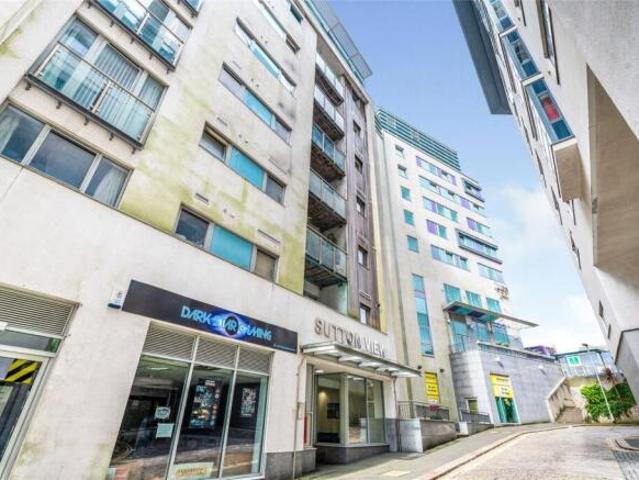 Flat for sale in Follaton, Strode