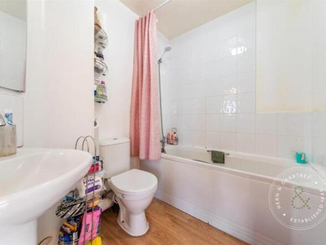 Flat for sale in Plasnewydd, Falcon Lodge