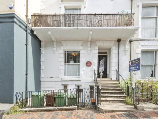 Flat for sale in Royal Tunbridge Wells, Tunbridge Wells