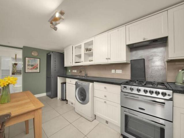 Flat for sale in Cat Hill, England