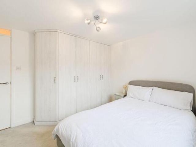Flat for sale in Cat Hill