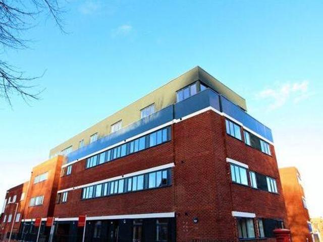 House for sale in Luton