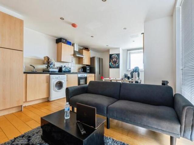 Flat for sale in Pinfold, Leicestershire