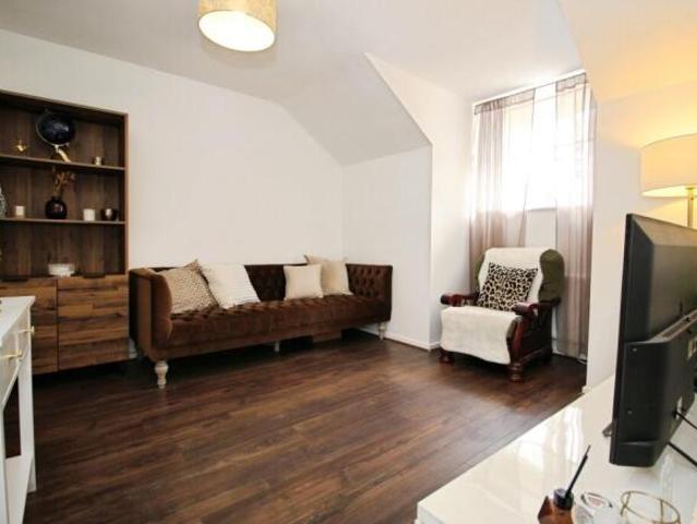 Flat for sale in West Yorkshire