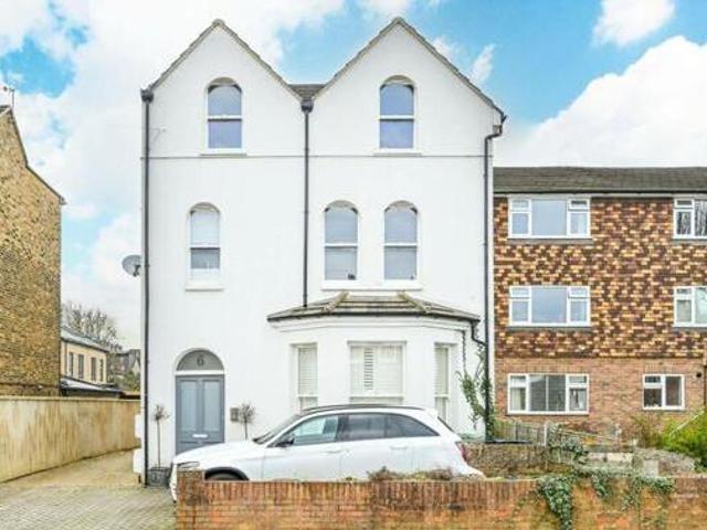 House for sale in New Malden, Greater London