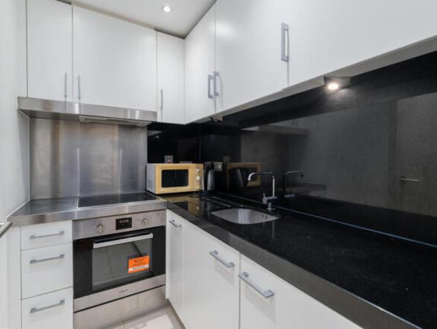 Flat for sale in Blackwall, Greater London