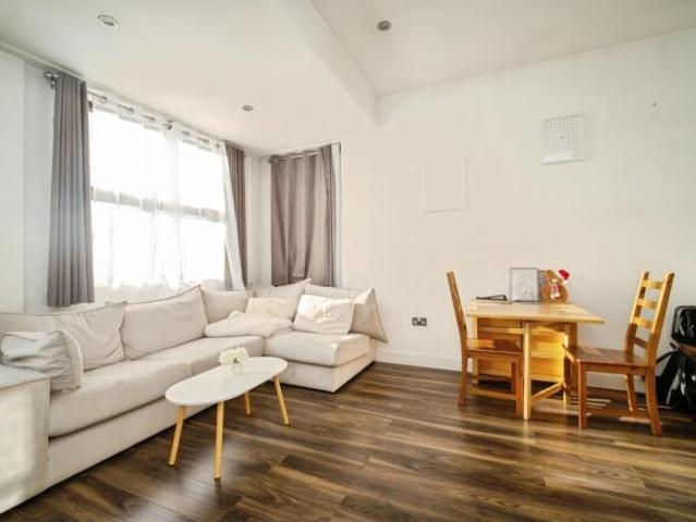 Flat for sale in Priest Down, Hampshire