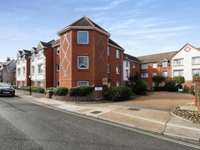 House for sale in Newport