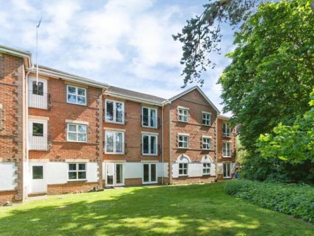 Flat for sale in Riverdene, Priest Down