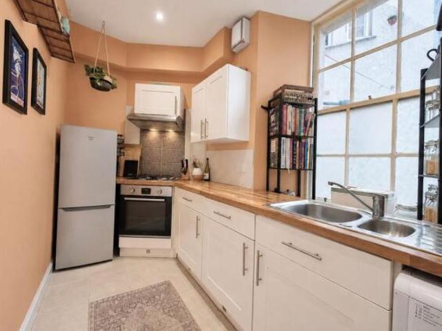 Flat for sale in North Leith, Leith