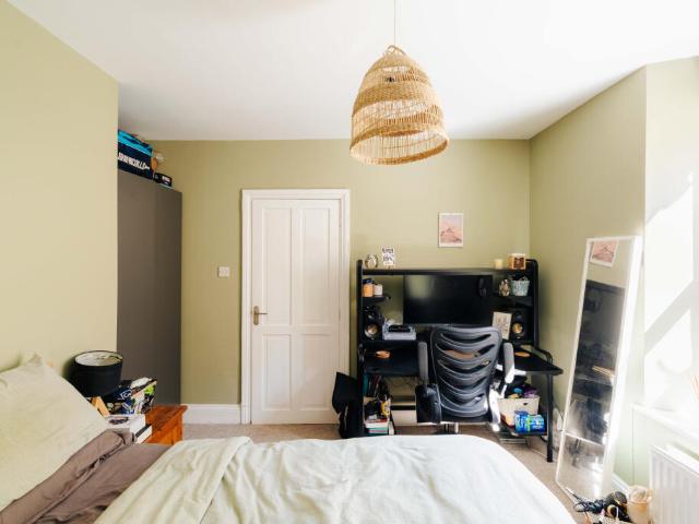 Flat for sale in Swindon