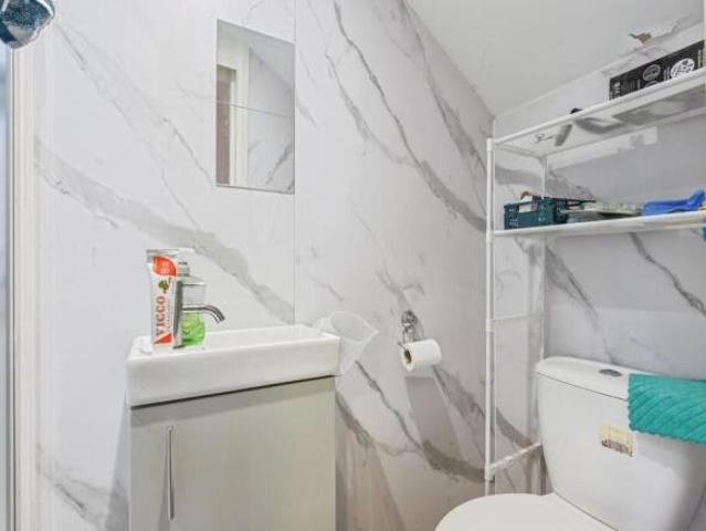 Flat for sale in Follaton, Strode