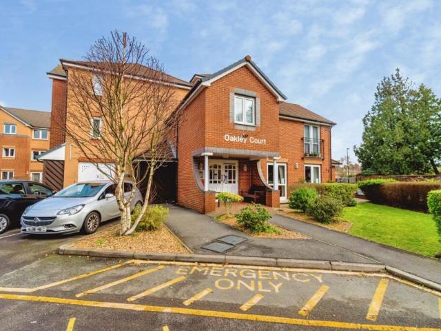 Flat for sale in Barton Stacey, Hampshire