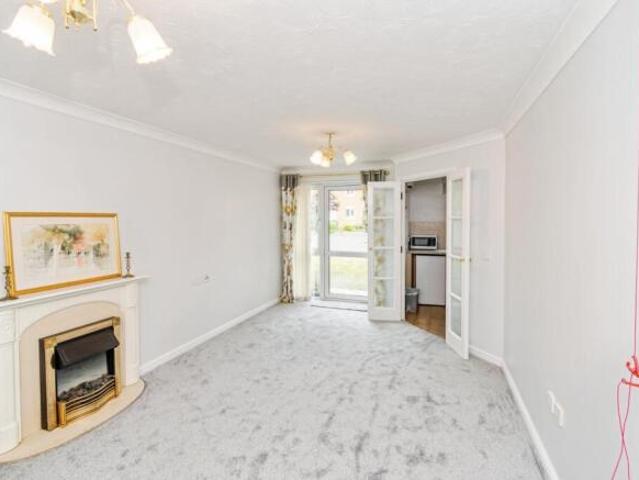 Flat for sale in Barton Stacey, Hampshire