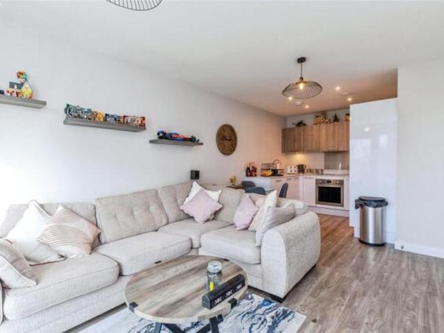 Flat for sale in Brompton, Gillingham