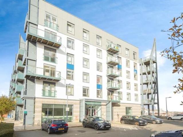 Flat for sale in Brompton, Gillingham