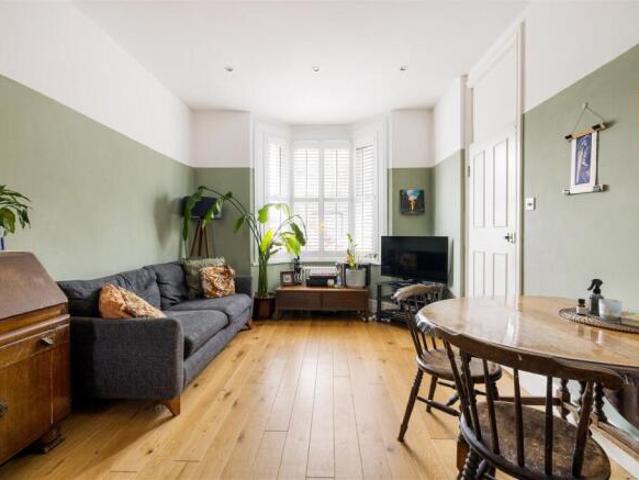 Flat for sale in London Borough of Newham, Greater London