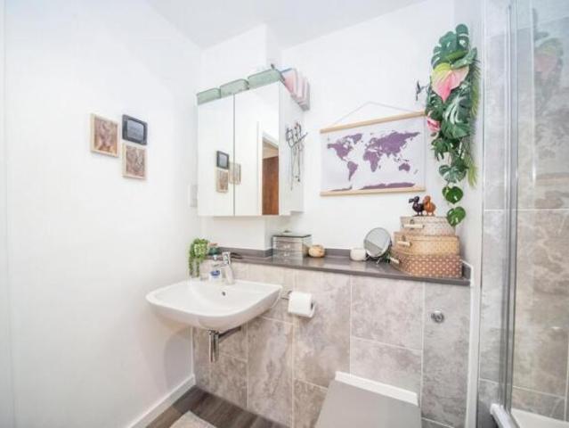 Flat for sale in Barton Stacey, Hampshire