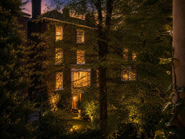 Flat for sale in South Kensington, Greater London