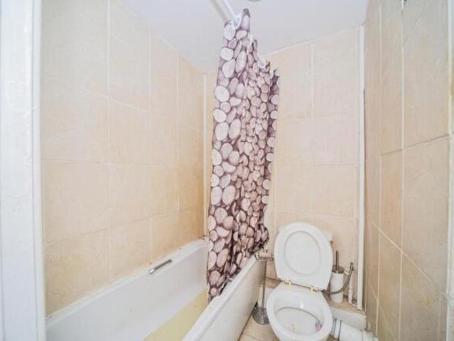 Flat for sale in Barton Stacey, Hampshire