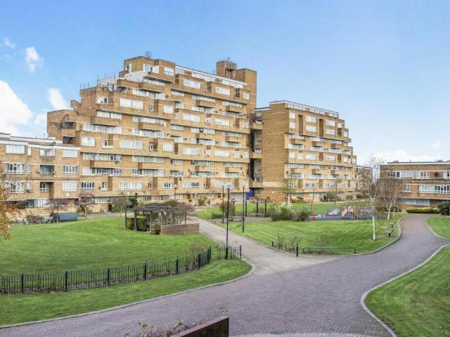Flat for sale in East Dulwich