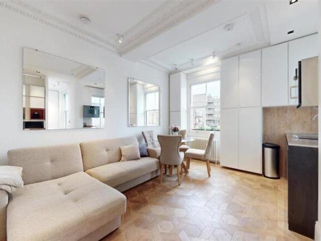 Flat for sale in Cat Hill, England