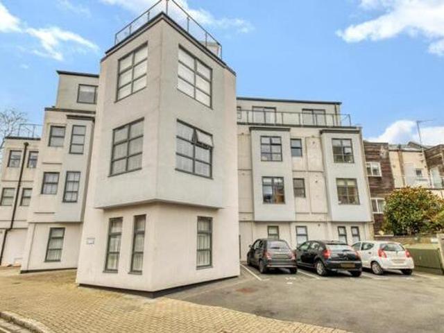 House for sale in Barton Stacey, Hampshire