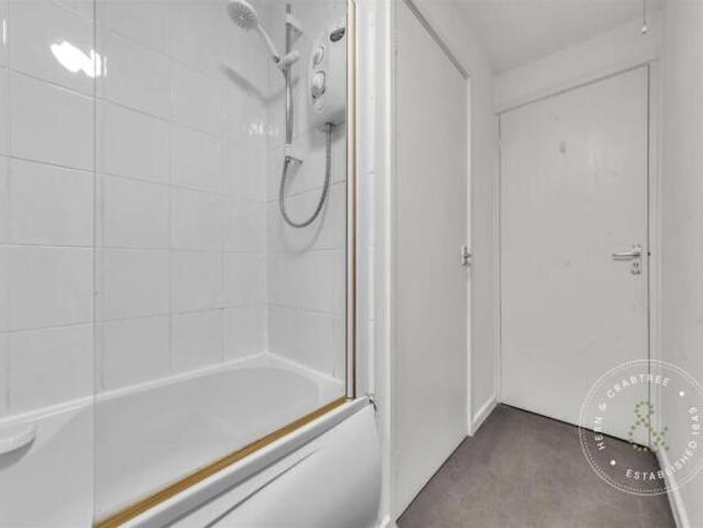 Flat for sale in Oxwich, Wales
