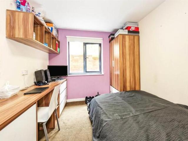 Flat for sale in Barracks, The Bridge