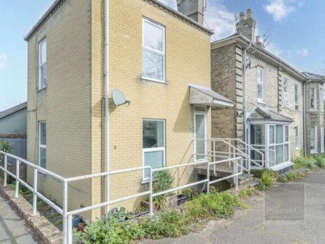 Flat for sale in Heigham Grove, East Bank