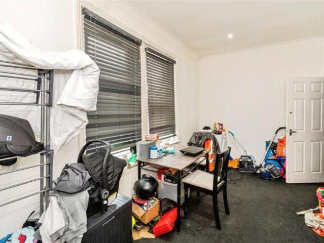 Flat for sale in Barton Stacey, Hampshire