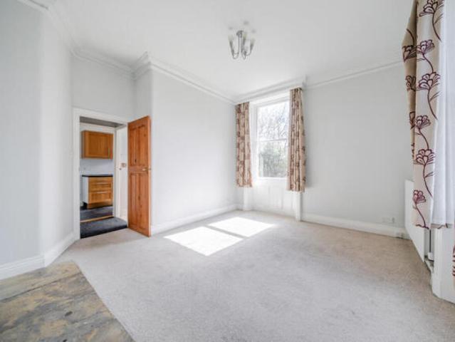 Flat for sale in Roundhay, West Yorkshire