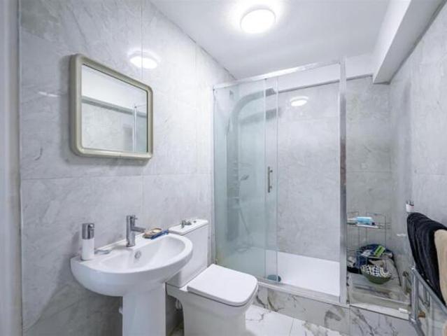 Flat for sale in Edgware, Greater London