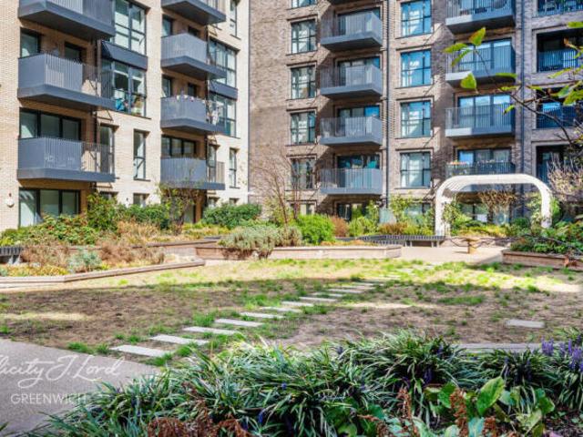 Flat for sale in Greenwich, Ipswich