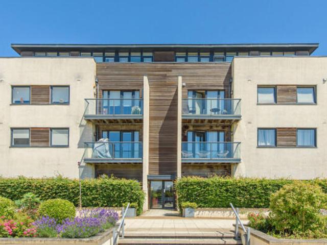 Flat for sale in Cat Hill