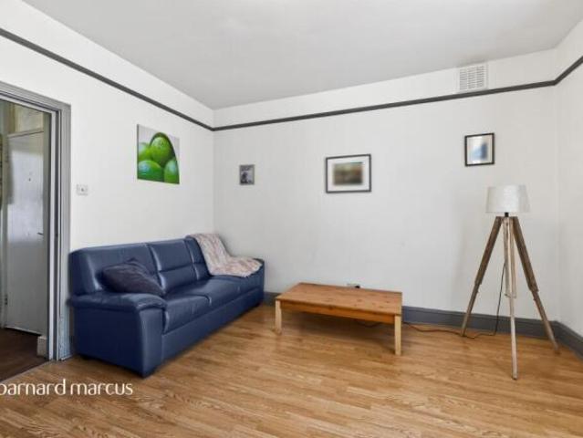 Flat for sale in Peckham, Greater London