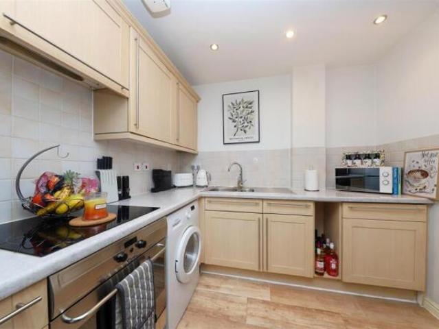 Flat for sale in Ruislip, Greater London