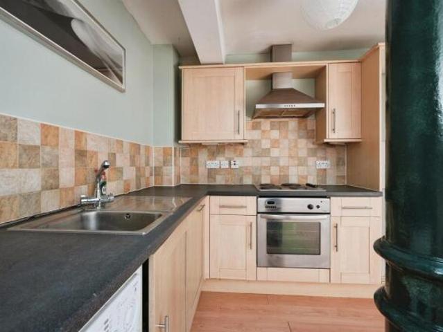 Flat for sale in West Yorkshire