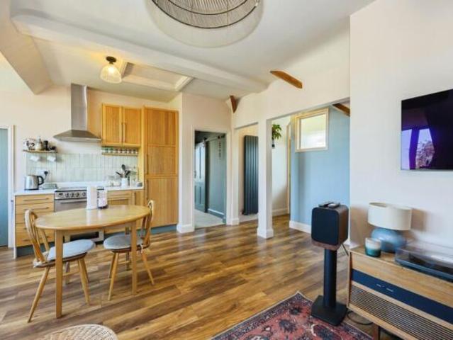 Flat for sale in London Borough of Croydon, Purley