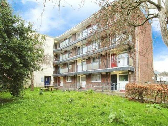 House for sale in Follaton, Strode