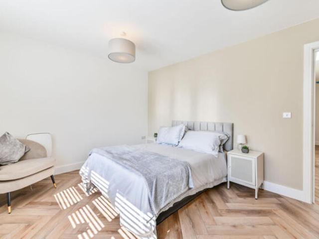 Flat for sale in Cat Hill