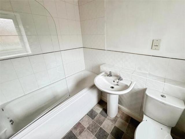 Flat for sale in Fallings Park, Park Village